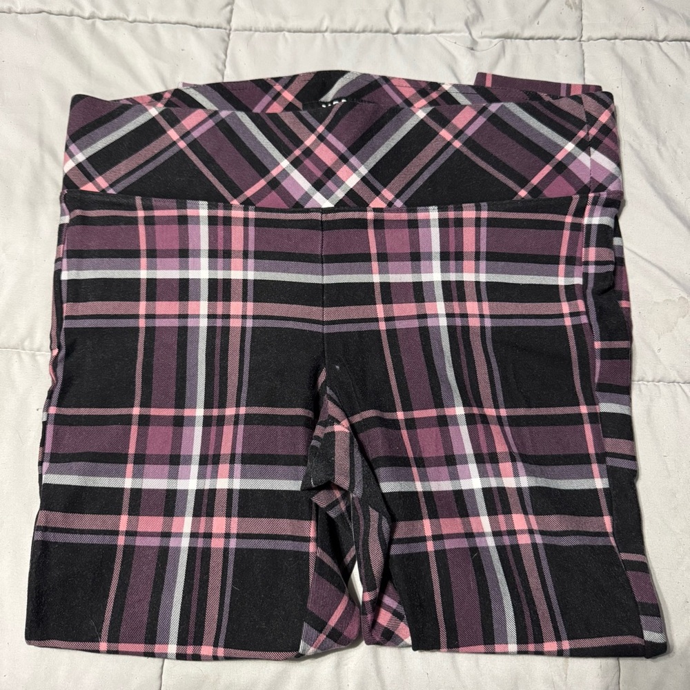 Torrid Pixie Skinny Studio Luxe Ponte
High-Rise
Pant Pink Plaid - Picture 3 of 6